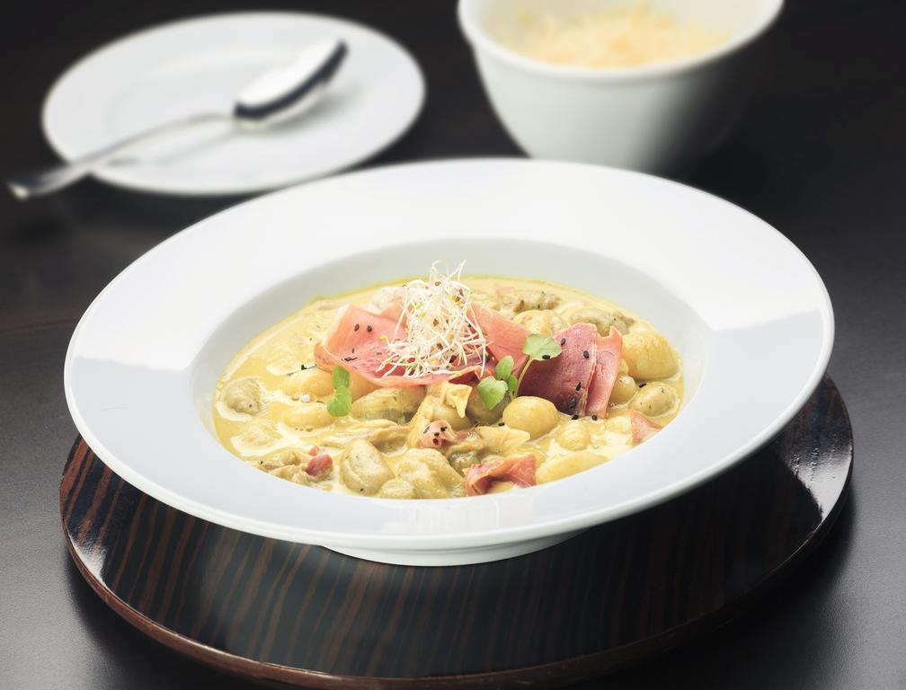 Hotel Regal Pacific Santiago de Chile Exterior foto A bowl of potato soup